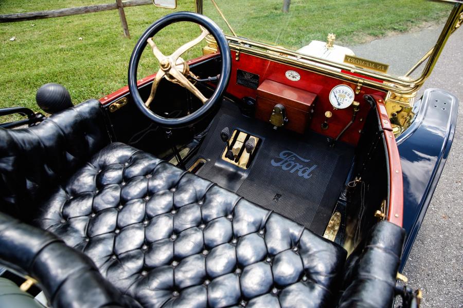 Интерьер Ford Model T Torpedo Runabout 1912 года  (фото 17 из 25)